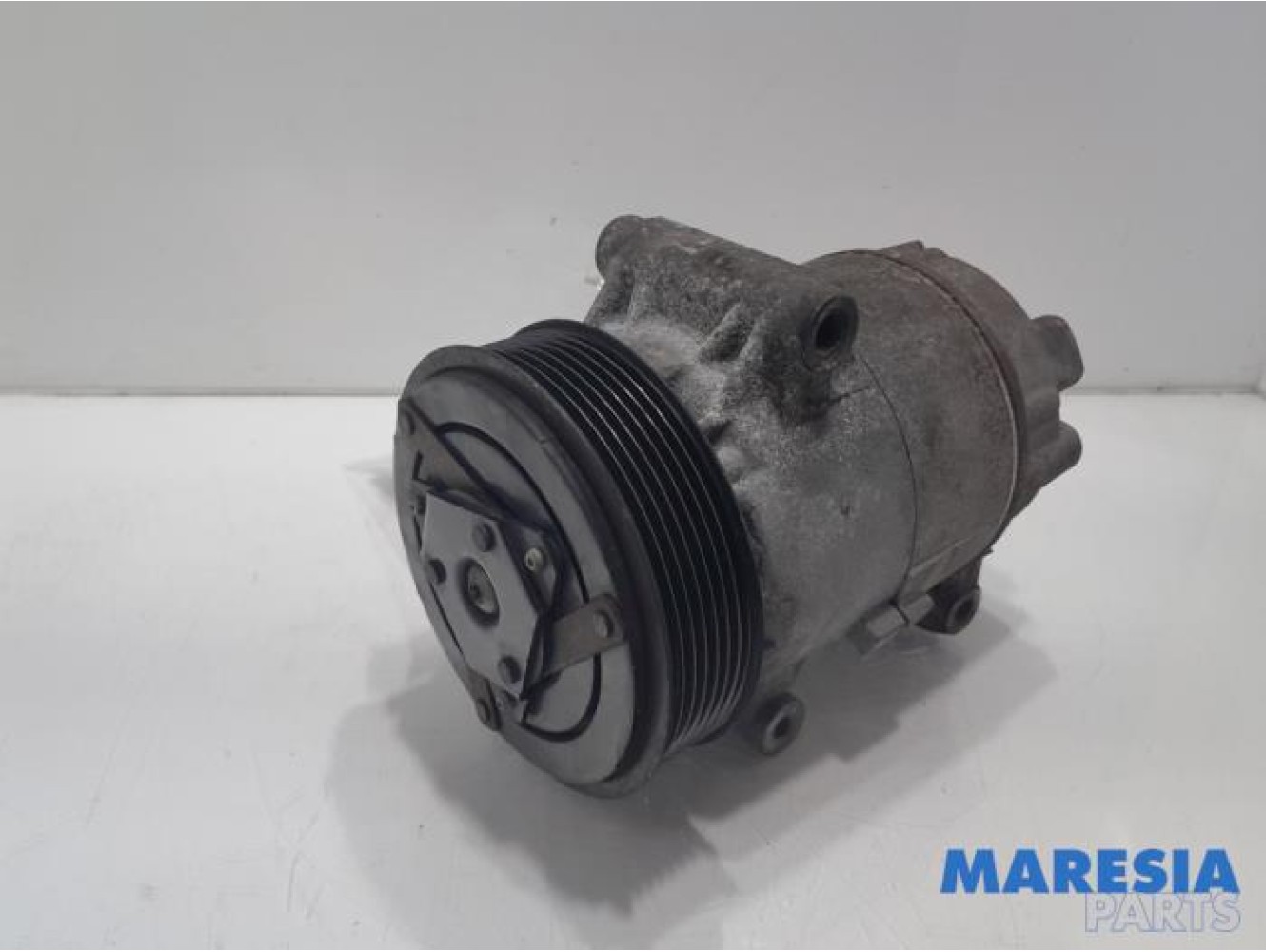 Renault - Grand Scenic - Air conditioning pump