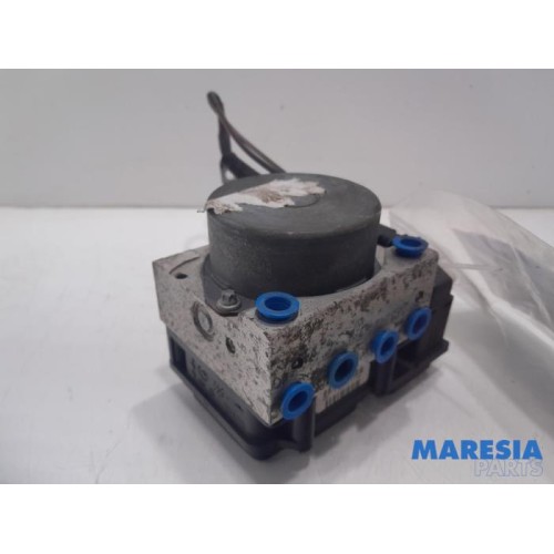 Renault - Grand Scenic - ABS pump