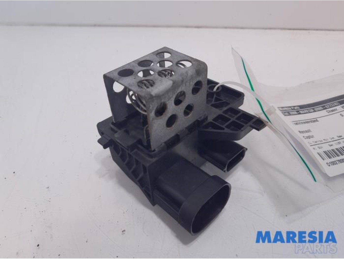 Renault - Captur - Cooling fan resistor