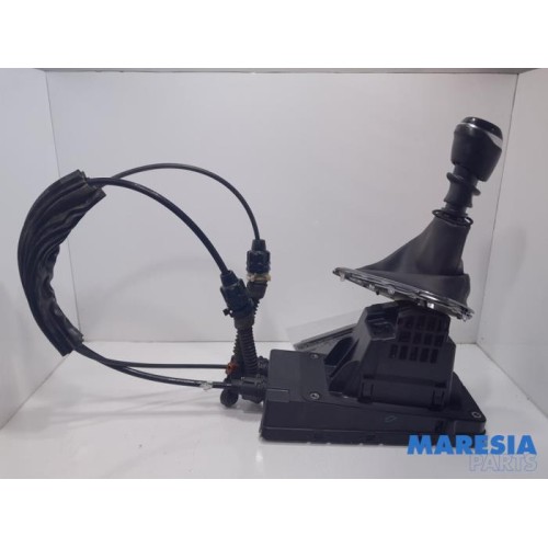 Renault - Captur - Gear stick