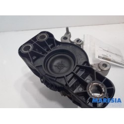 Renault - Captur - Engine mount