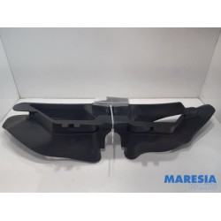 Renault - Captur - Air funnel