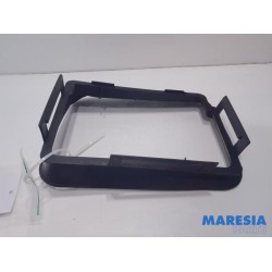 Renault - Captur - Air funnel