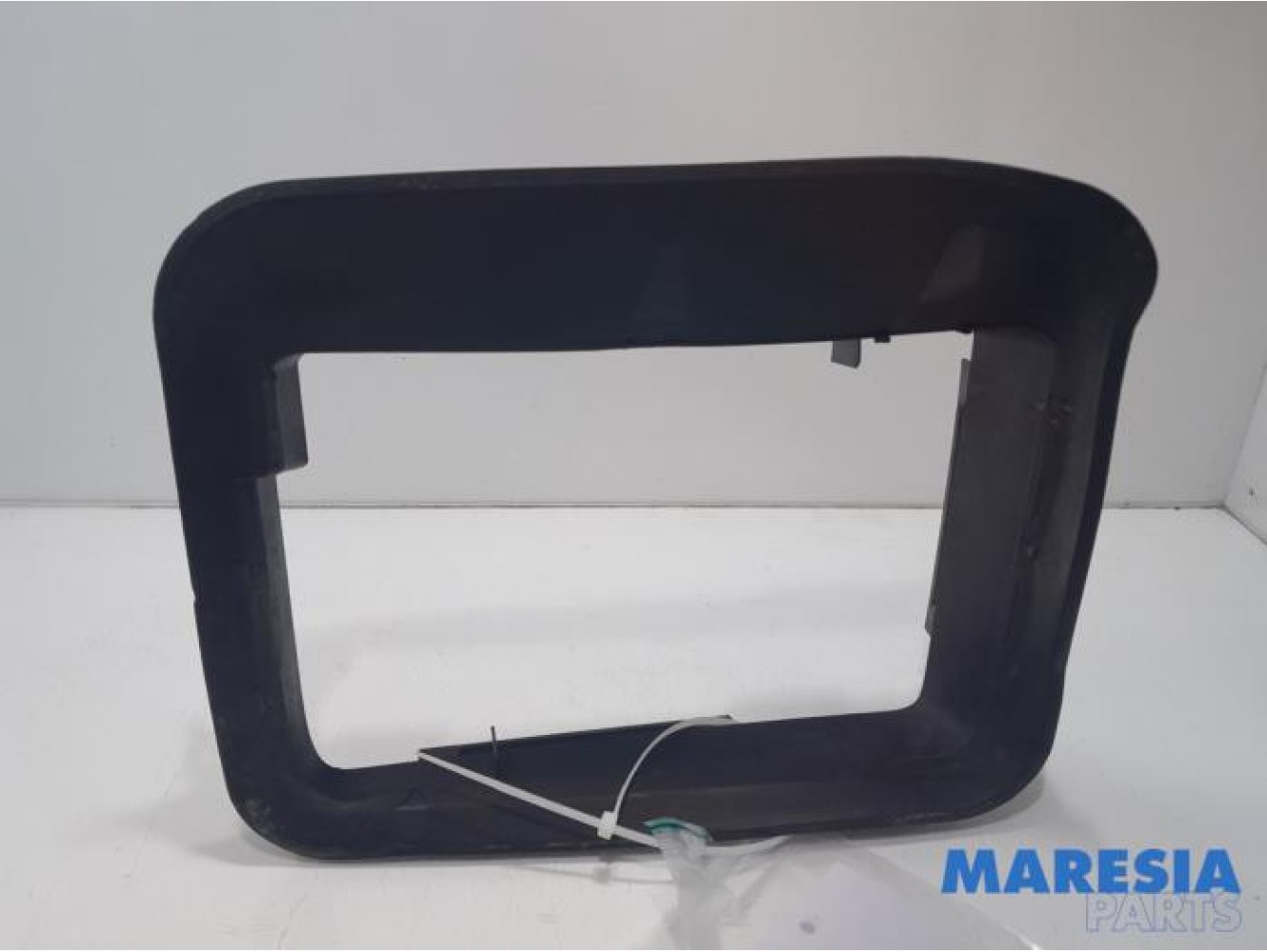 Renault - Captur - Air funnel