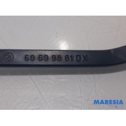 Alfa Romeo - 159 - Front wiper arm