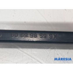 Alfa Romeo - 159 - Front wiper arm