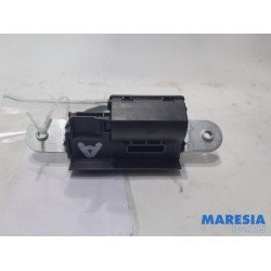 Fiat - 500 - Tailgate lock mechanism