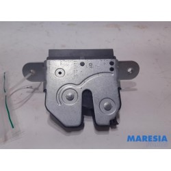 Fiat - 500 - Tailgate lock mechanism