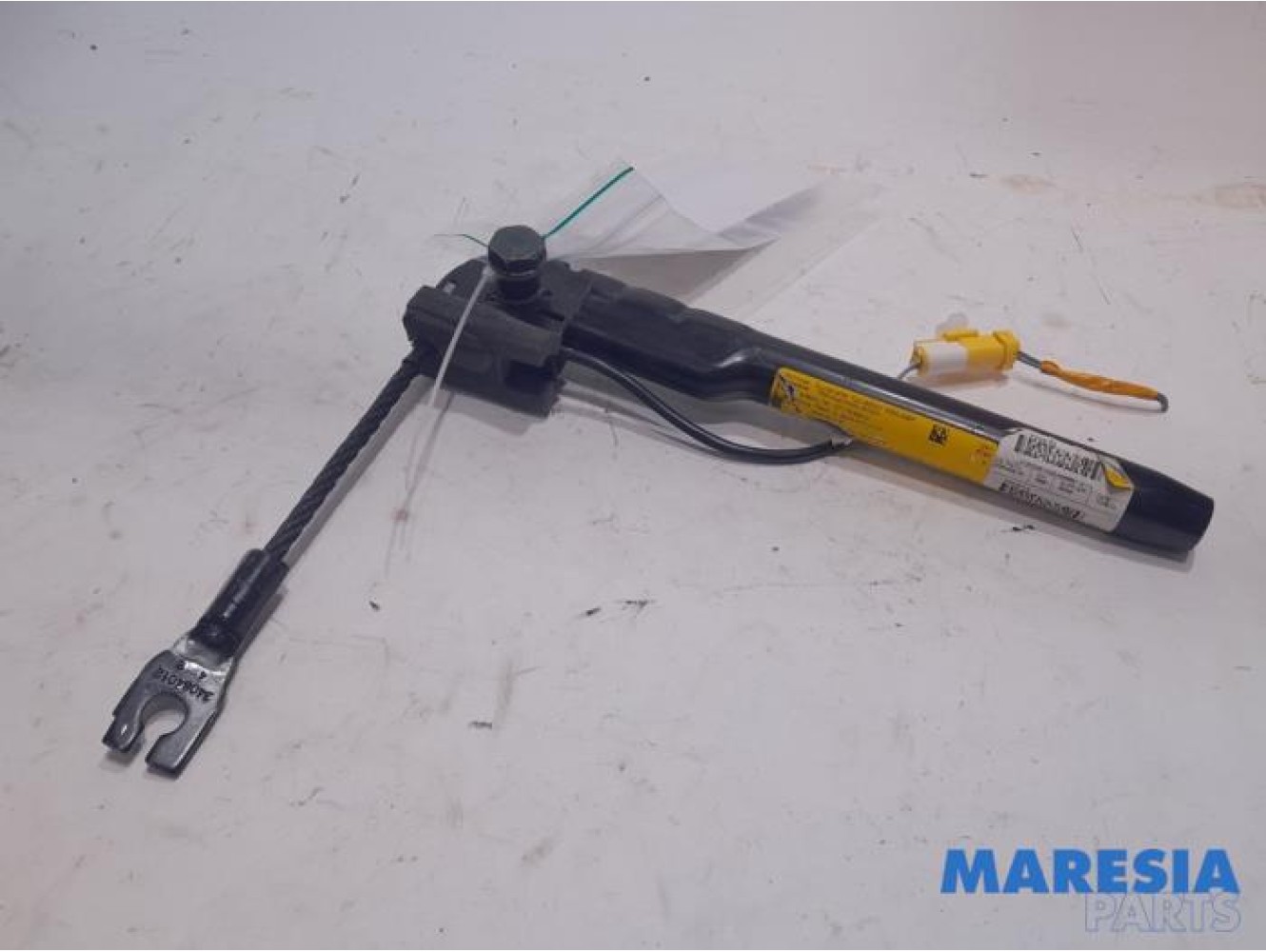 Fiat - 500 - Seatbelt tensioner, right