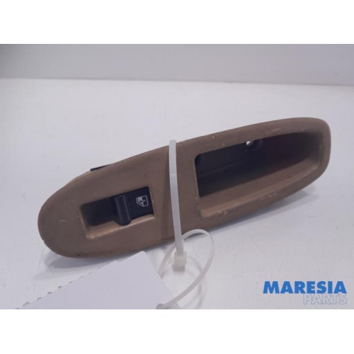 Alfa Romeo - 159 - Electric window switch