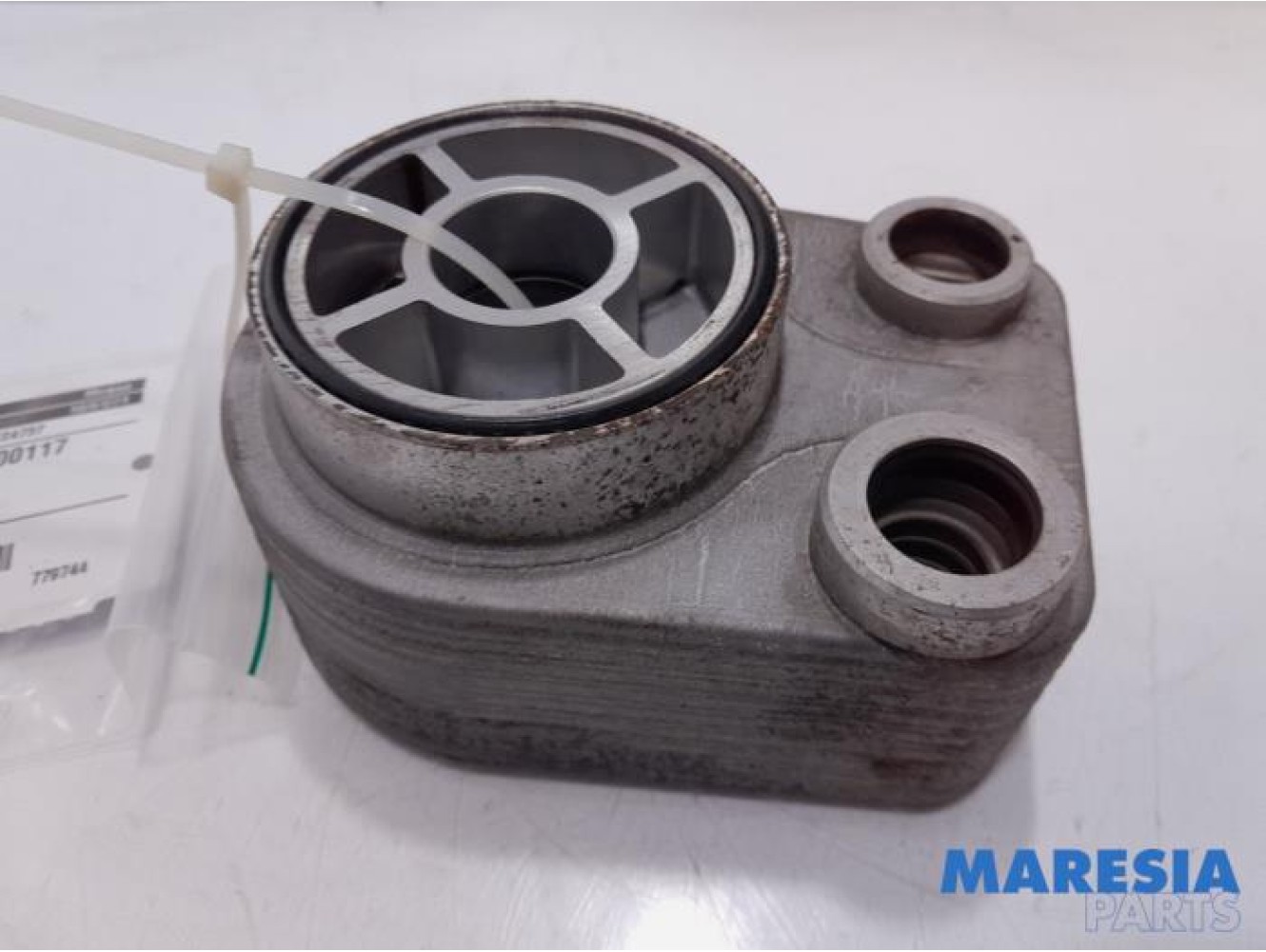 Renault - Megane - Oil filter holder