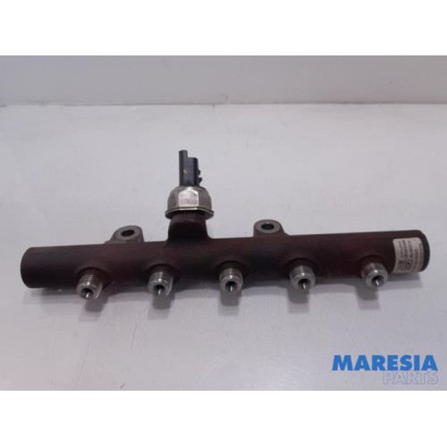 Renault - Megane - Fuel injector nozzle