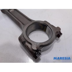 Renault - Megane - Connecting rod