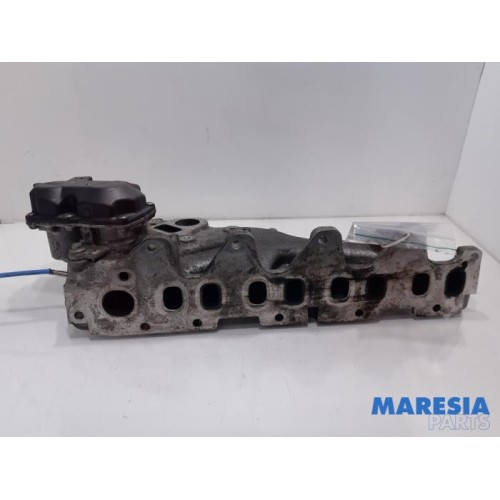 Opel - Vivaro - Intake manifold