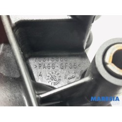 Opel - Vivaro - Oil filter holder