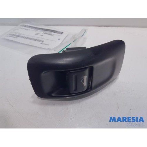 Peugeot - 206 - Commande toit escamotable