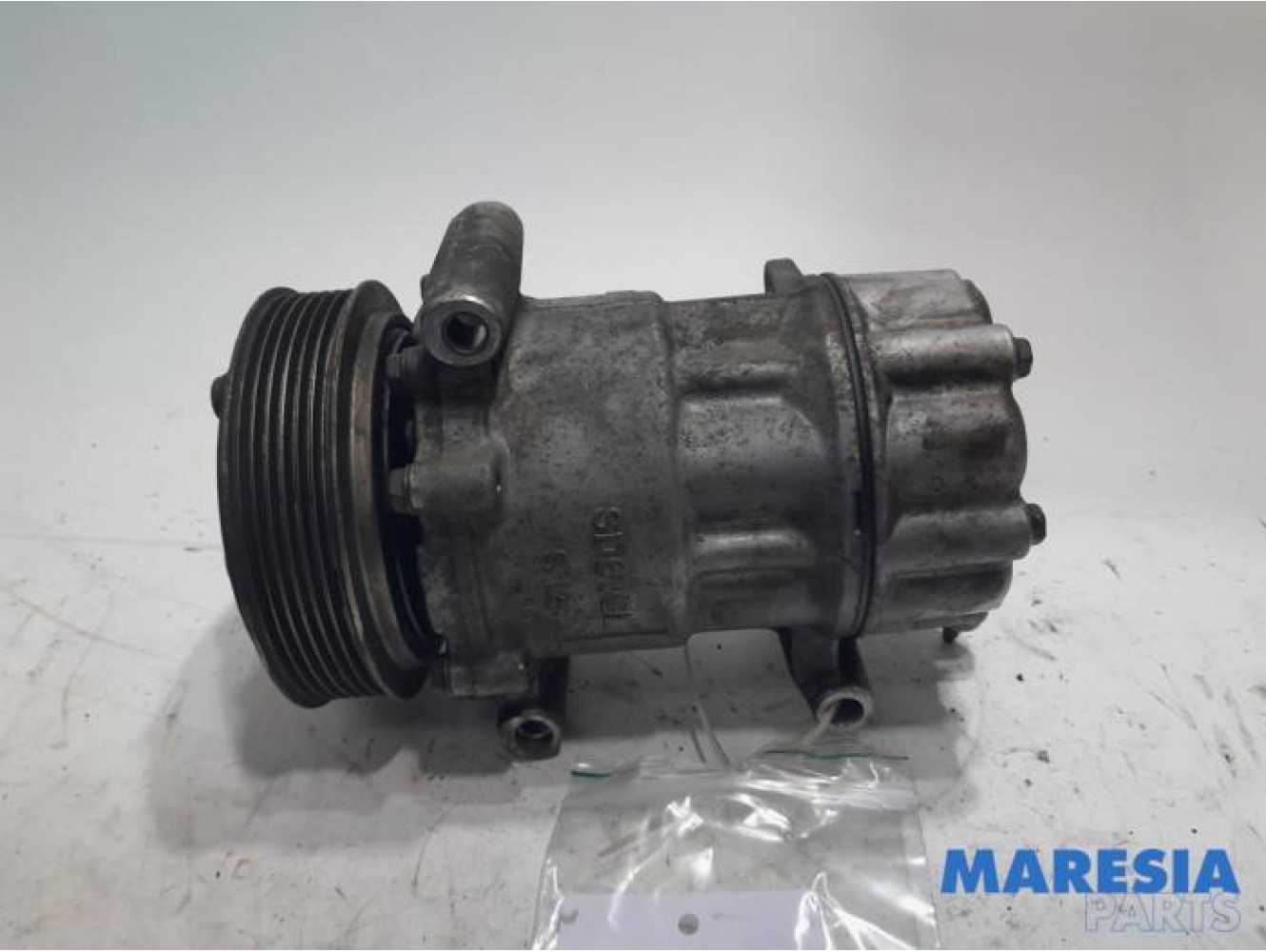 Peugeot - 206 - Air conditioning pump