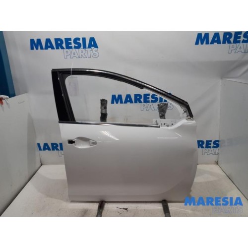 Peugeot - 208 - Front door 4-door, right