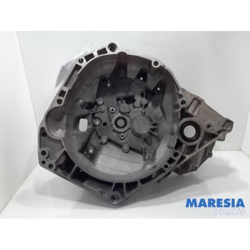 Renault - Clio - Gearbox casing