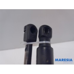 Alfa Romeo - 159 - Set of tailgate gas struts