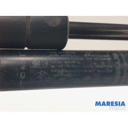 Alfa Romeo - 159 - Set of tailgate gas struts
