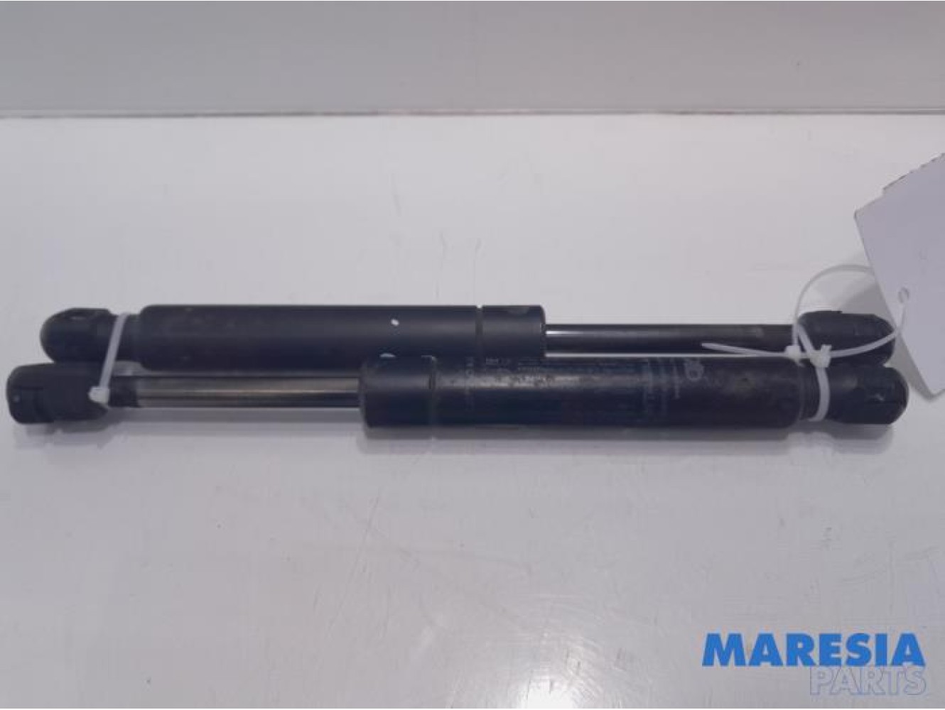 Alfa Romeo - 159 - Set of tailgate gas struts