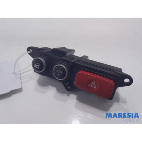 Alfa Romeo - 159 - Panic lighting switch