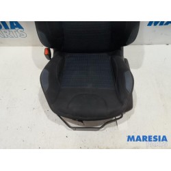 Peugeot - 208 - Stoel links