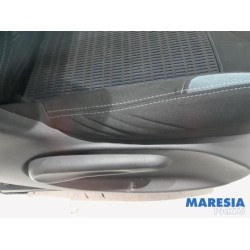 Peugeot - 208 - Sitz rechts