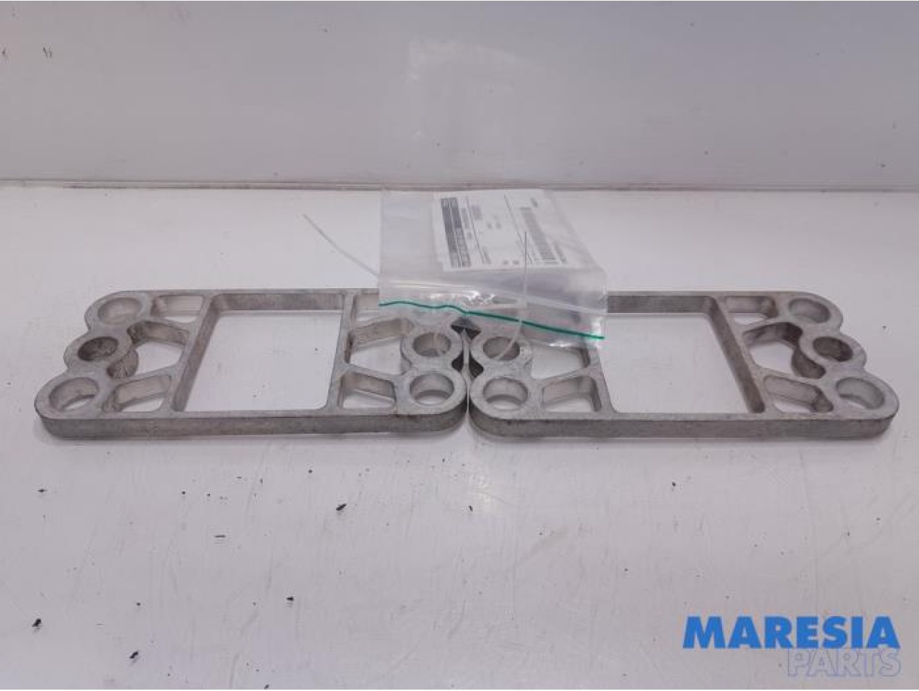 Fiat - 500 - Front bumper frame