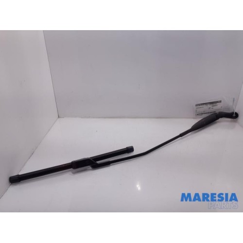Fiat - 500 - Front wiper arm