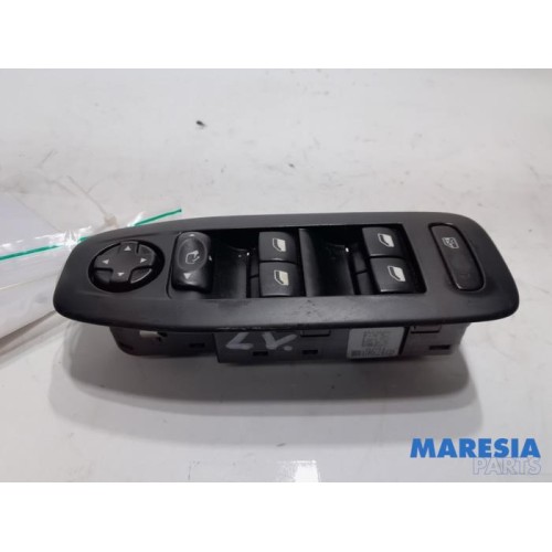 Peugeot - 208 - Multi-functional window switch