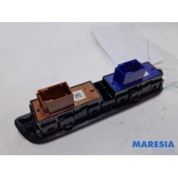 Peugeot - 208 - PDC switch