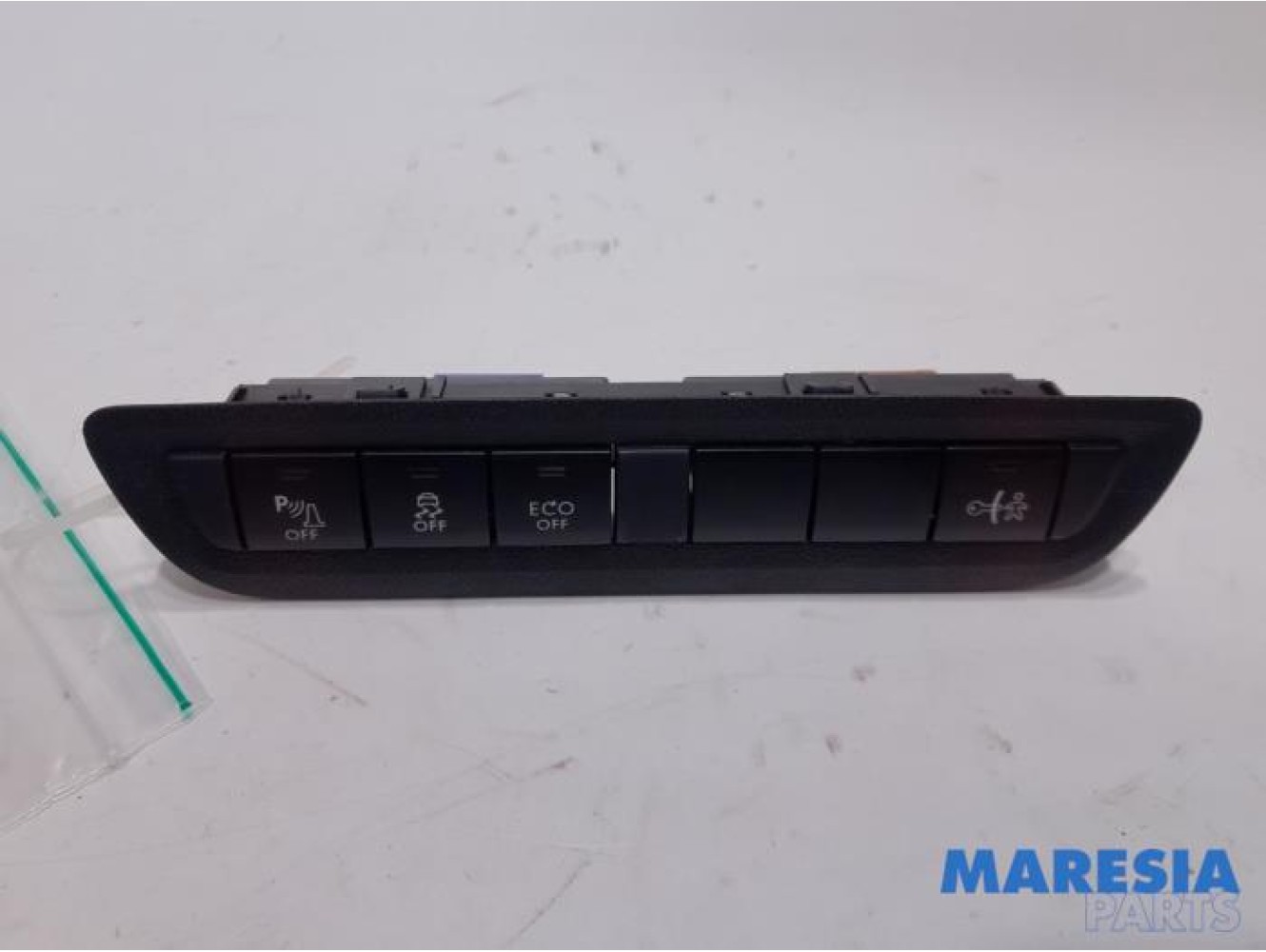 Peugeot - 208 - PDC switch