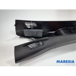 Peugeot - 208 - Middle console