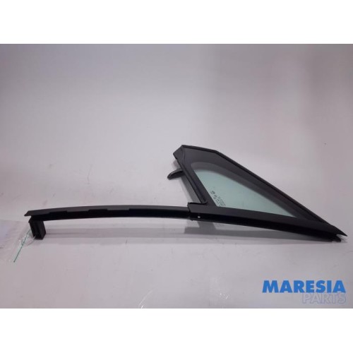 Peugeot - 208 - Quarter light, front left