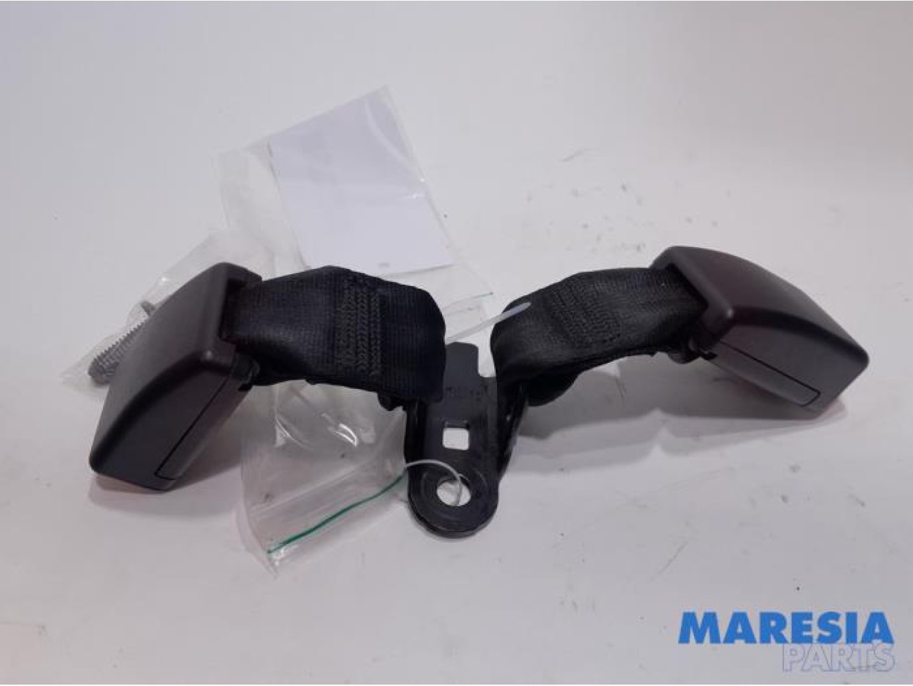 Peugeot - 208 - Rear seatbelt buckle, centre