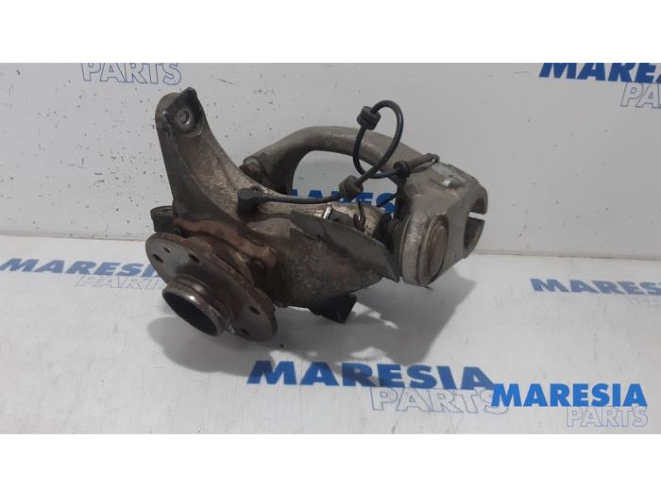 Renault - Megane - Knuckle, front right