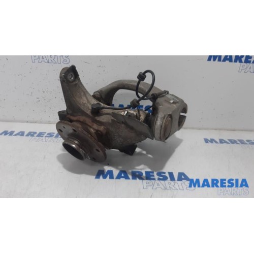 Renault - Megane - Knuckle, front right