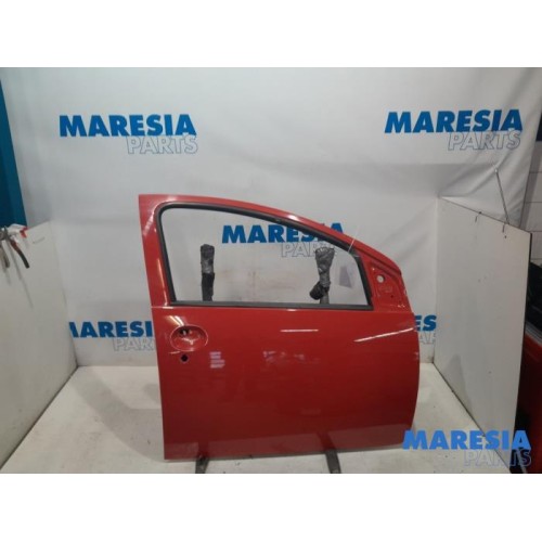Peugeot - 107 - Front door 4-door, right