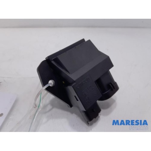 Peugeot - 208 - Cooling fan resistor