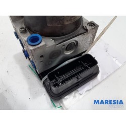 Peugeot - 208 - ABS pump