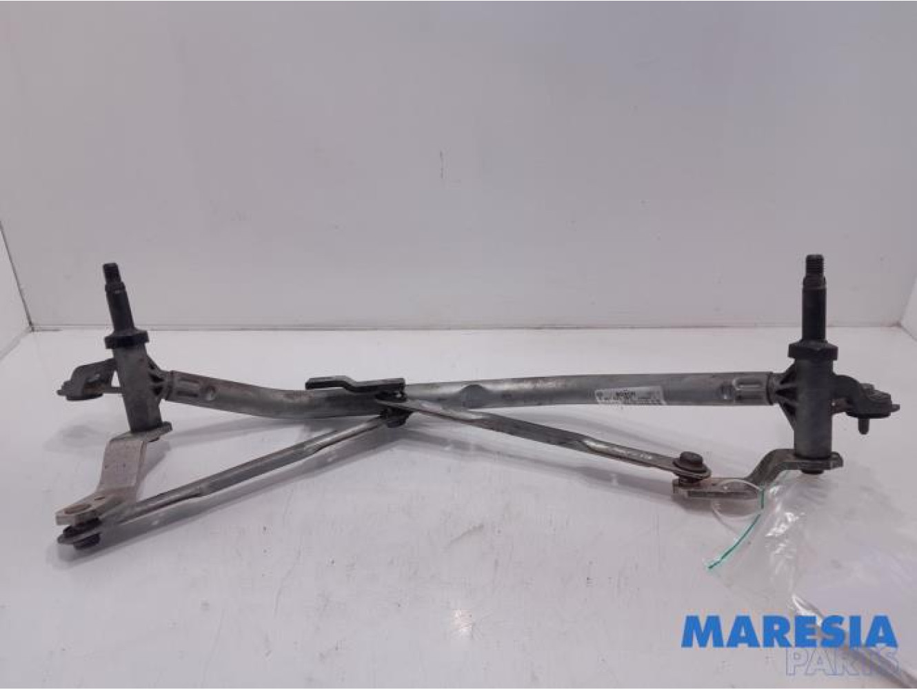 Peugeot - 208 - Wiper mechanism