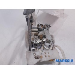 Peugeot - 107 - Türschlossmechanik 4-türig links vorne