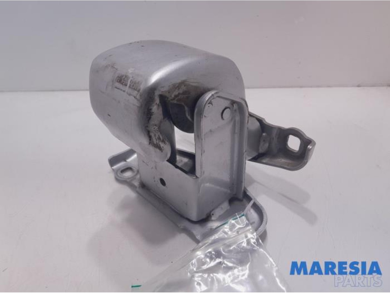 Fiat - Talento - Tailgate hinge