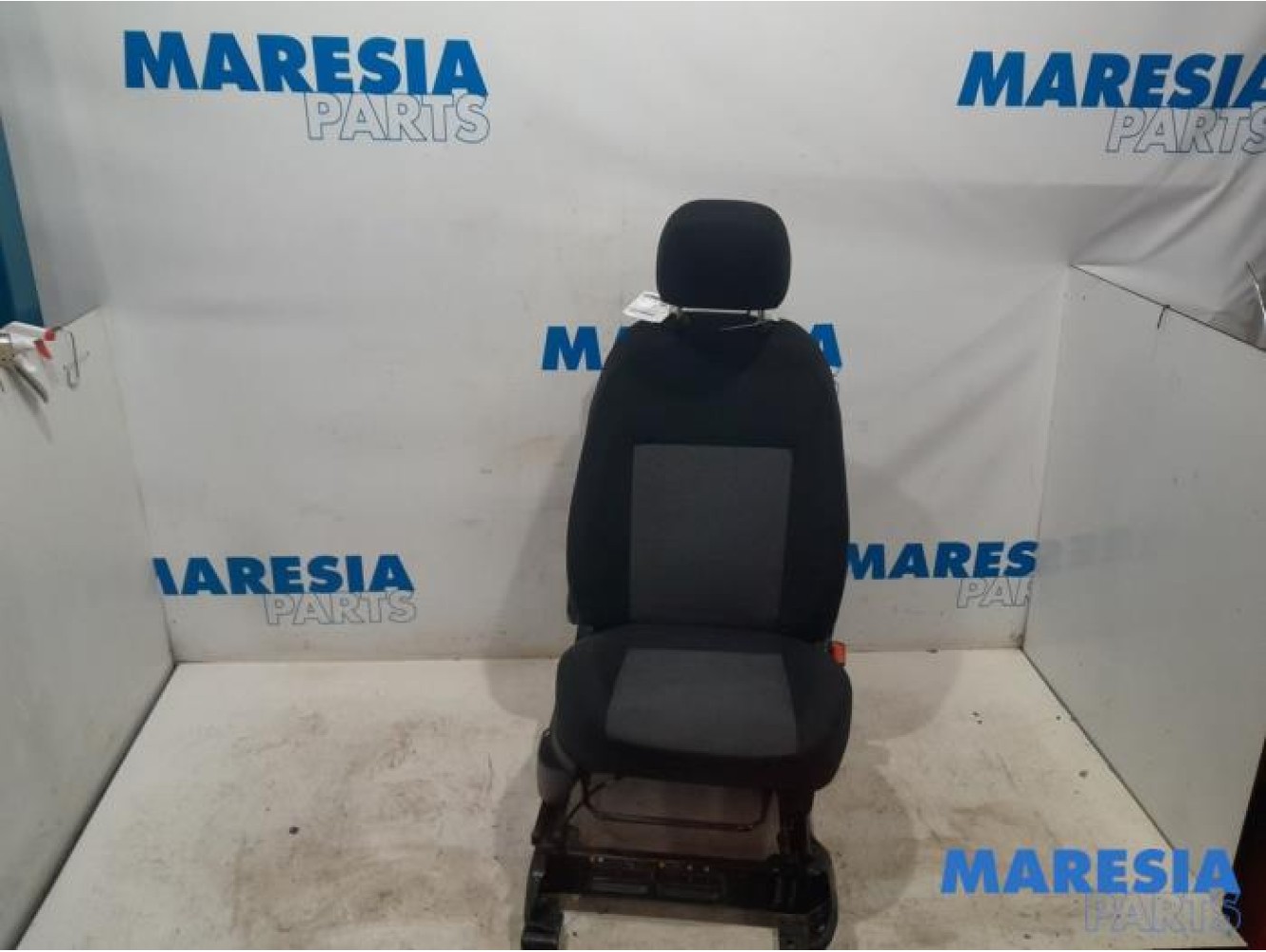 Fiat - Doblo - Seat, right