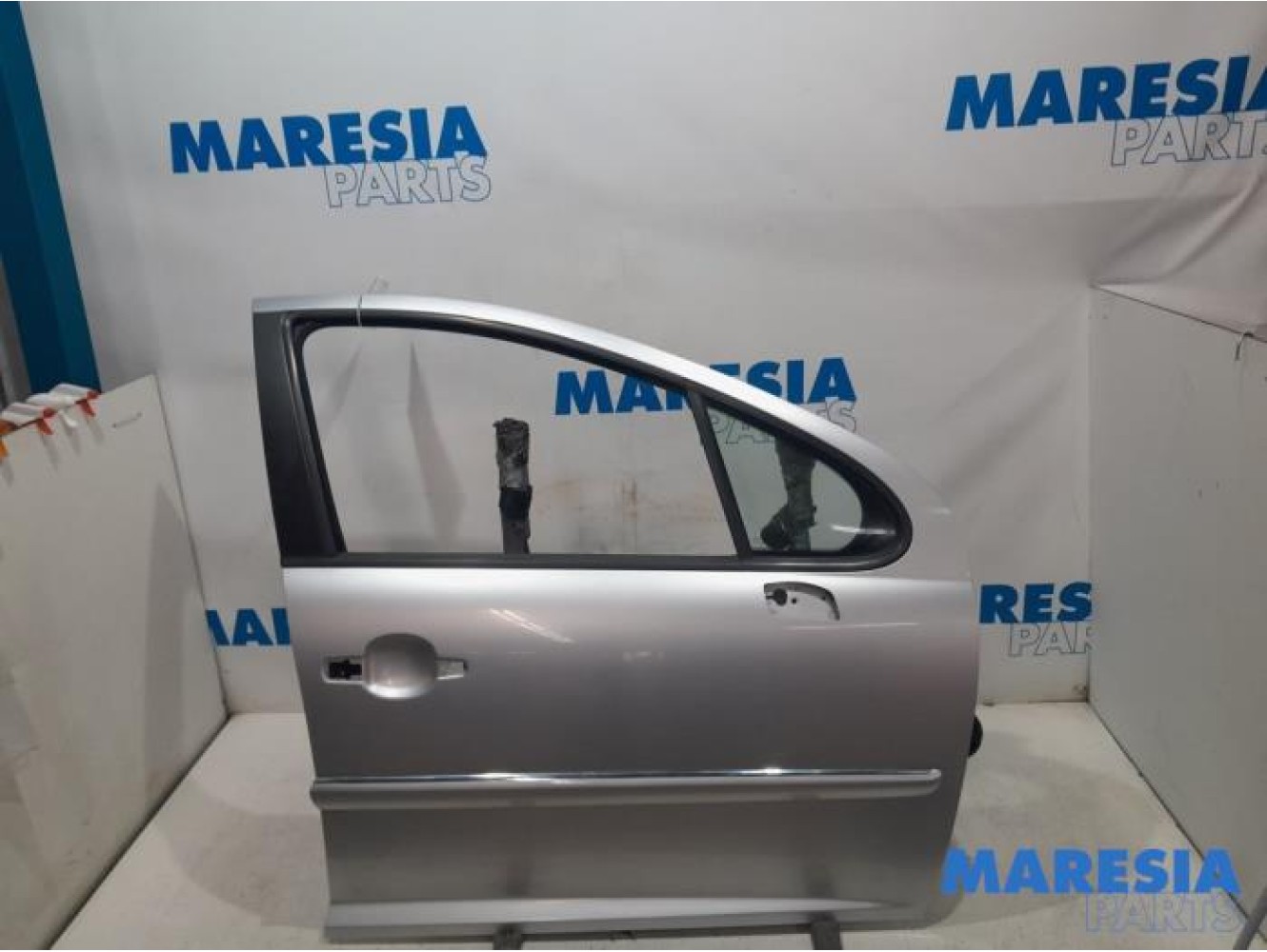 Peugeot - 207 - Front door 4-door, right