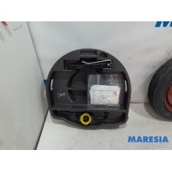 Peugeot - 207 - Krikset + reservewiel
