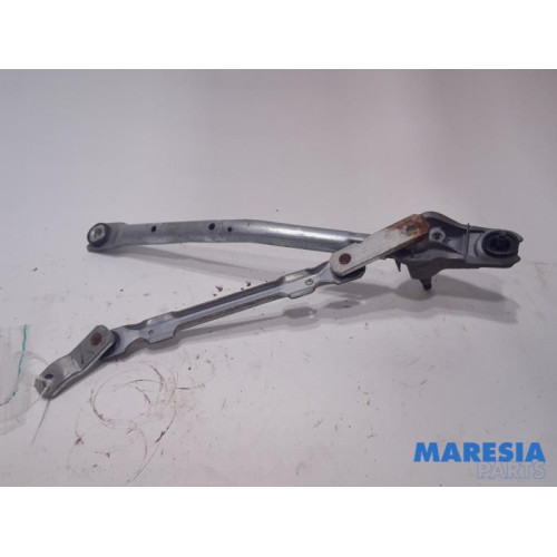 Peugeot - 107 - Wiper mechanism