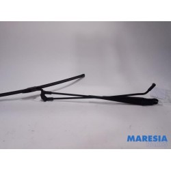 Peugeot - 107 - Front wiper arm